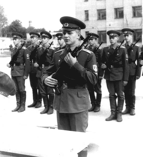 8 сентября 1985 года. Рязанское высшее военное командное училище. Присяга на верность Родине.